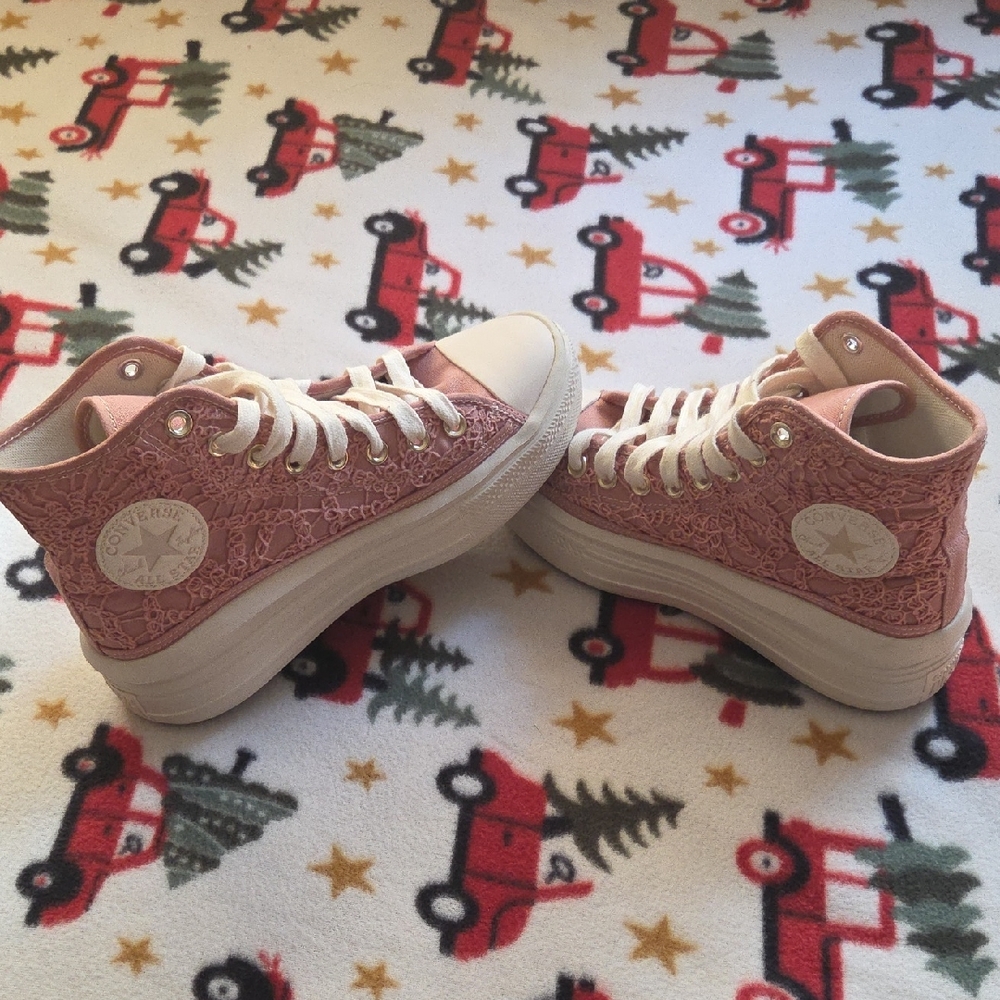 Converse Lace Pink High-Tops